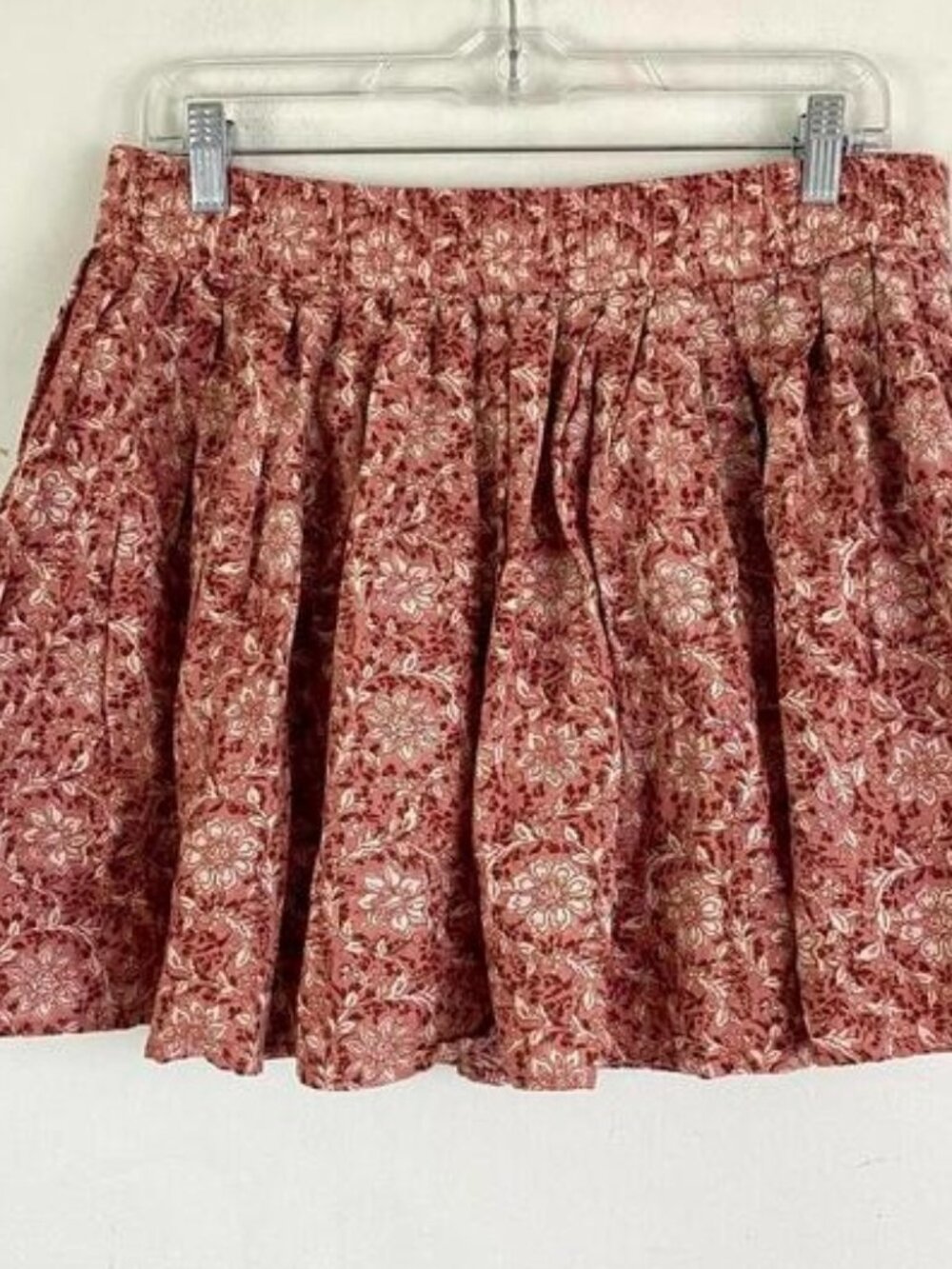 Dusty rose floral mini skirt